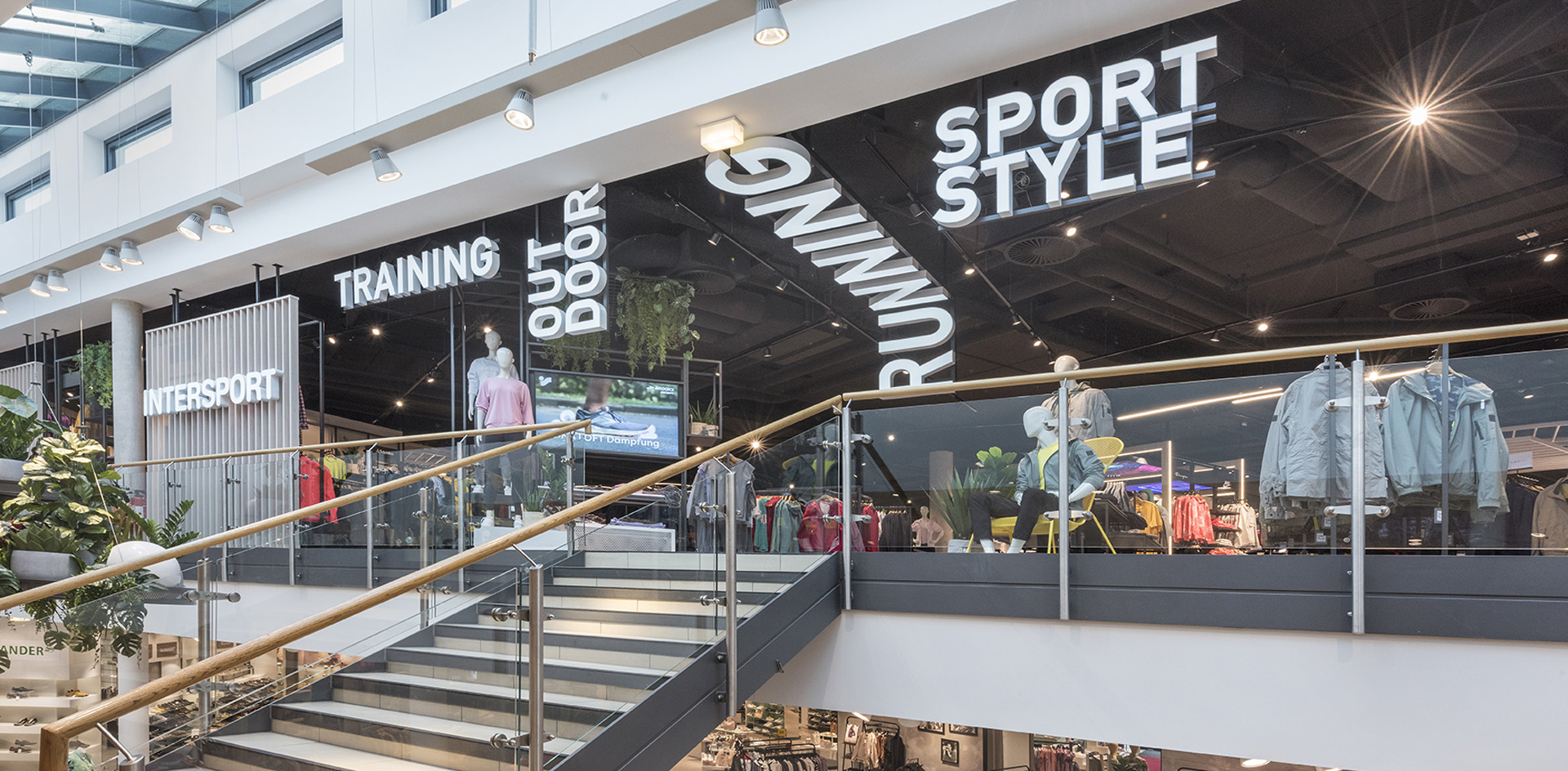 Eingang Sport Intersport Klingemann Höxter