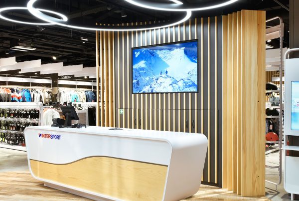 Intersport Wawrok Nette+Hartmann Shop Design Hamburg Stores Trend Cash Desk Wood