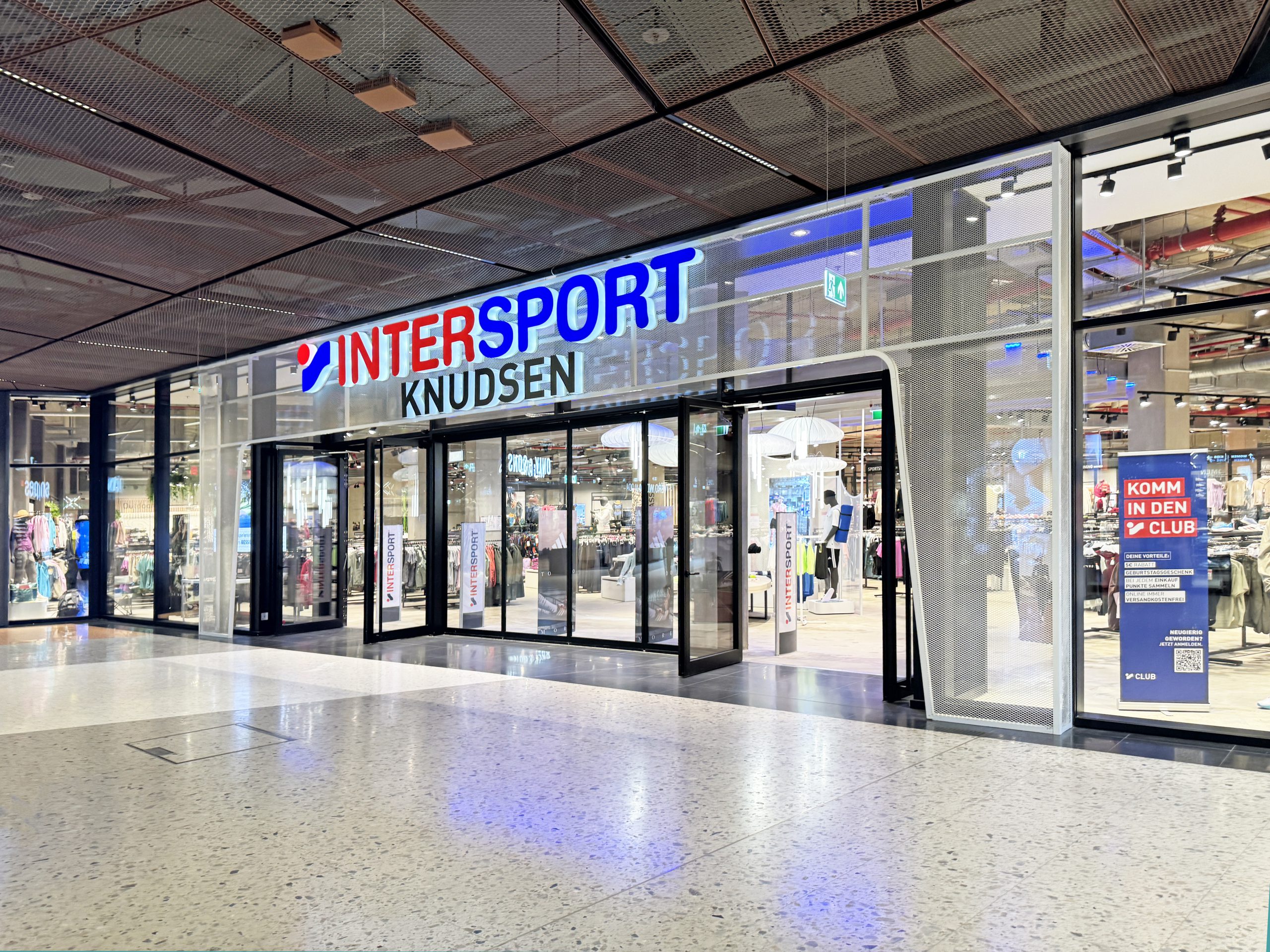Intersport Knudsen Westfield Center Hamburg Fassade